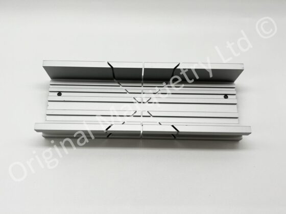 Aluminium Mitre Box for use with Razor Saws - T130 - Image 2